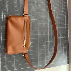 Torrid Fanny pack size 1